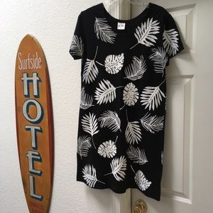Black & White Hawaiian Leaves Cotton Knit Dress